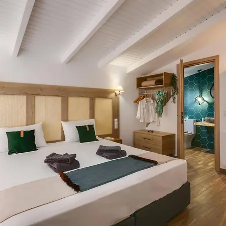 Omega By Villa Hersonissos (Crete)